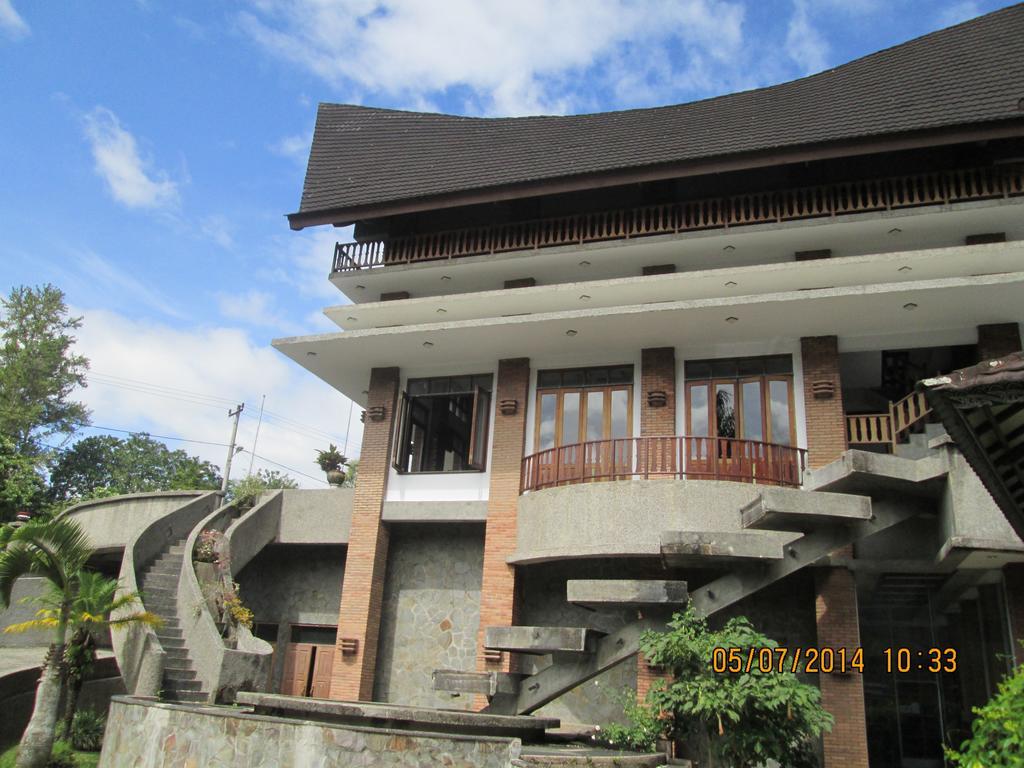 Sapadia Hotel And Cottage Parapat Esterno foto