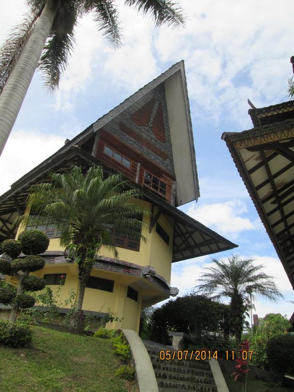 Sapadia Hotel And Cottage Parapat Esterno foto