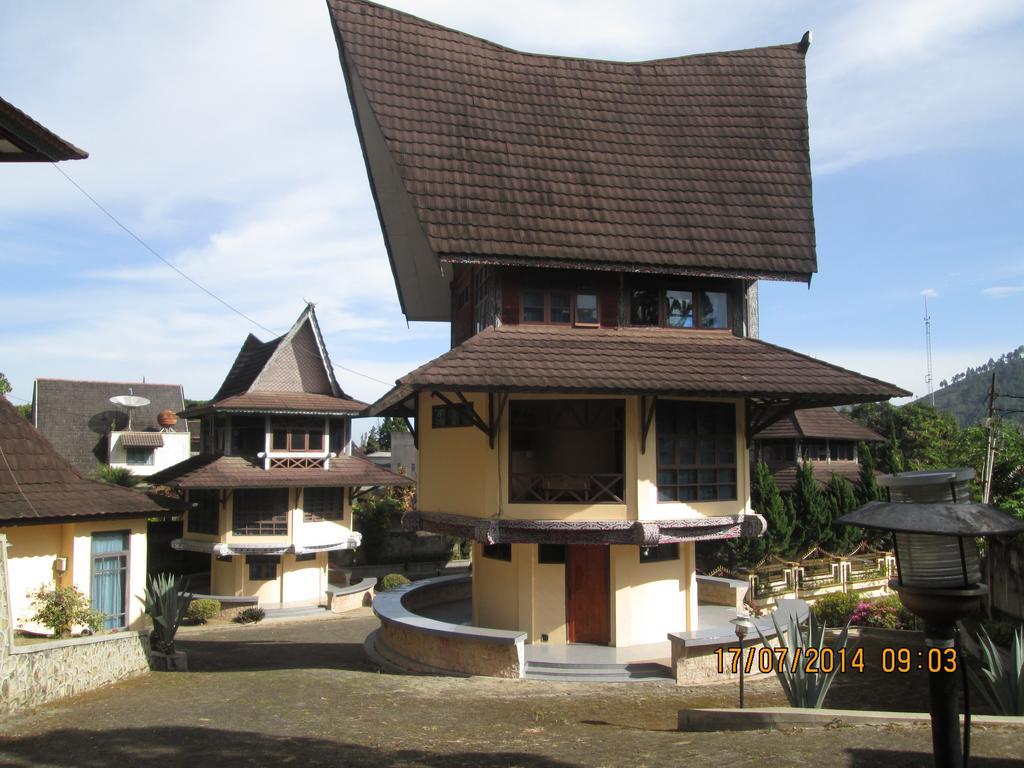 Sapadia Hotel And Cottage Parapat Esterno foto