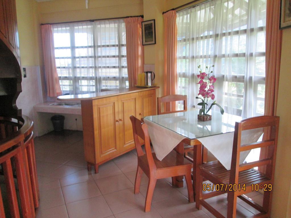 Sapadia Hotel And Cottage Parapat Camera foto