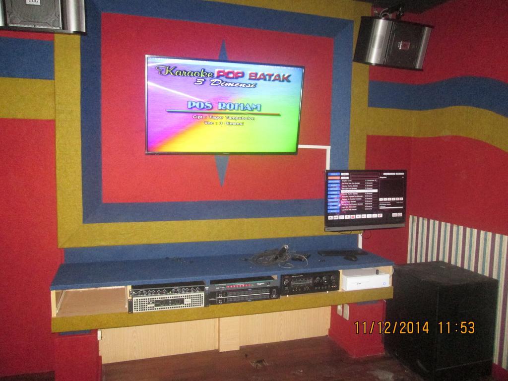 Sapadia Hotel And Cottage Parapat Esterno foto
