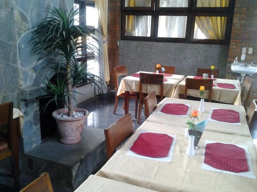 Sapadia Hotel And Cottage Parapat Esterno foto