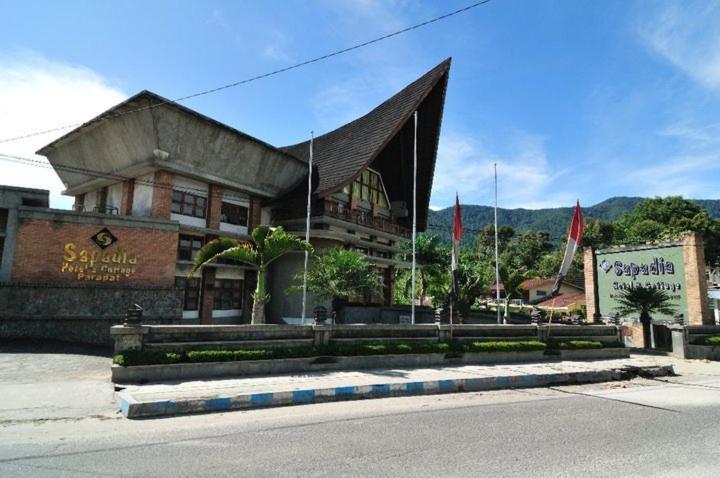 Sapadia Hotel And Cottage Parapat Esterno foto