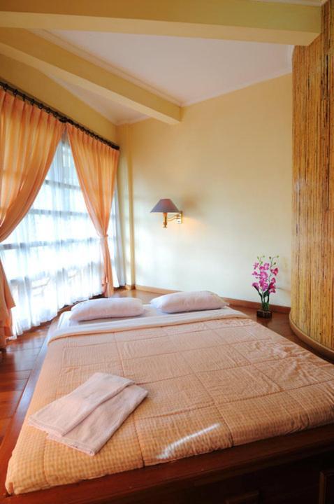 Sapadia Hotel And Cottage Parapat Esterno foto