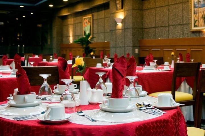 Sapadia Hotel And Cottage Parapat Esterno foto